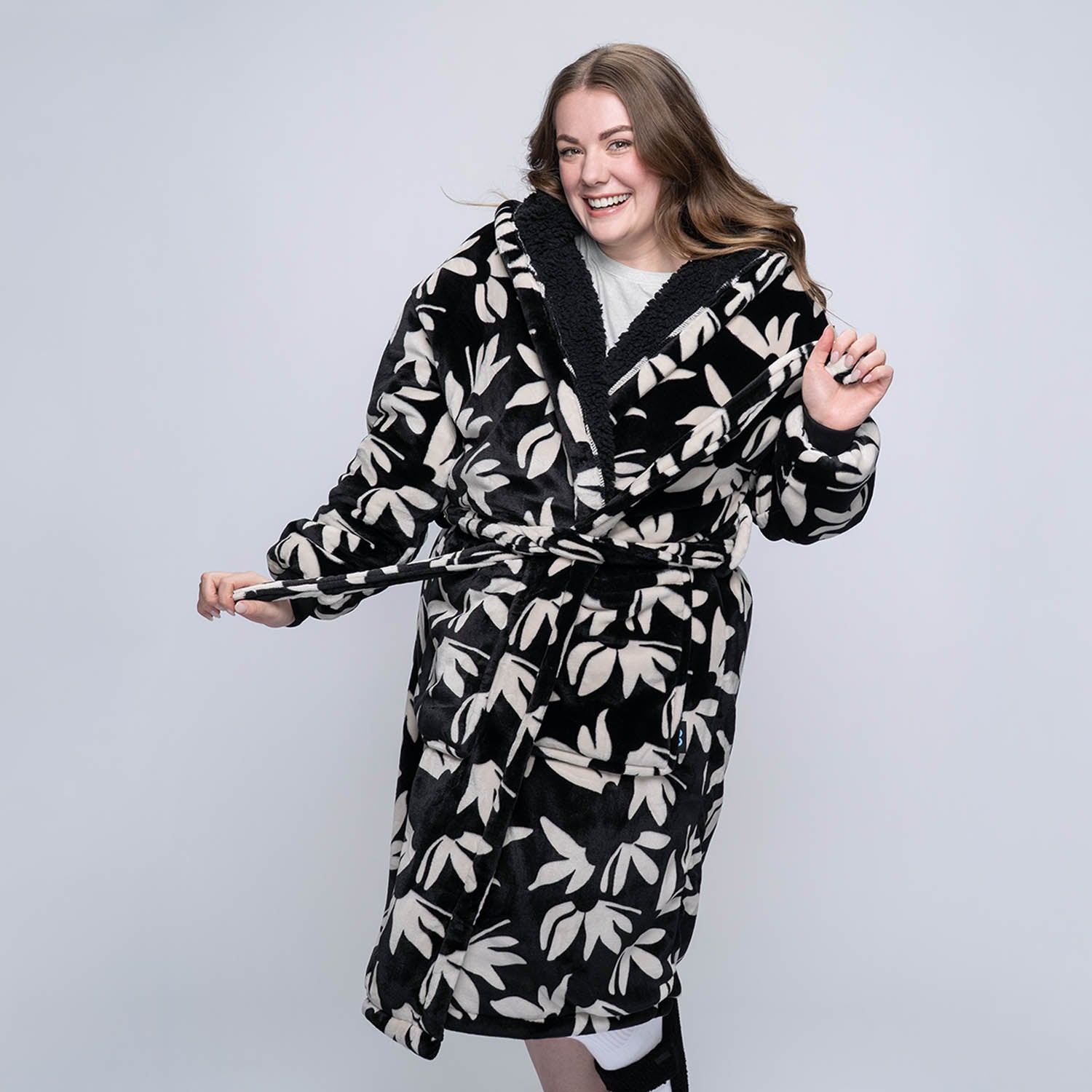 Black Floral Sherpa Dressing Gown – The Oodie
