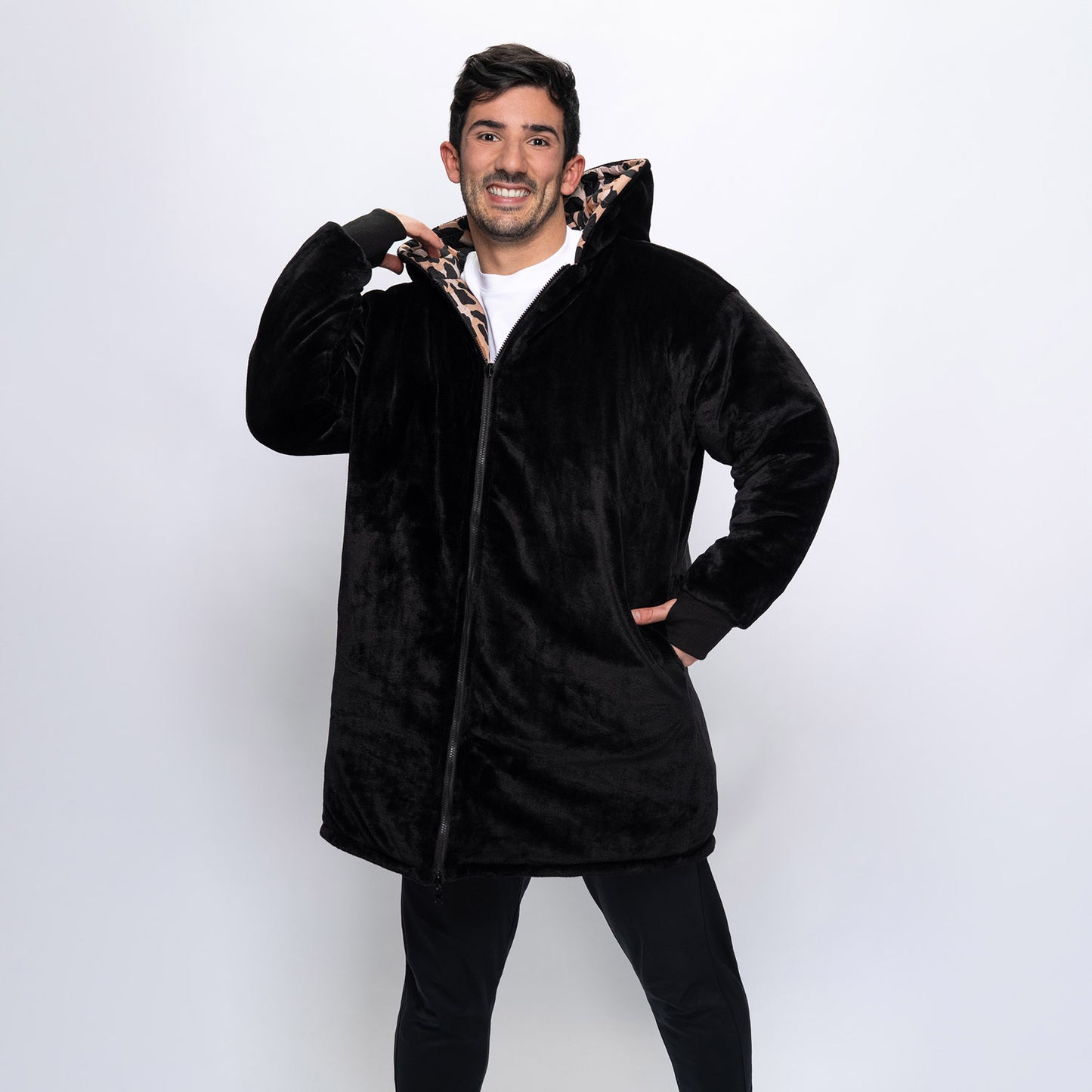 size: Adrian is 183cm wearing a size L/XL