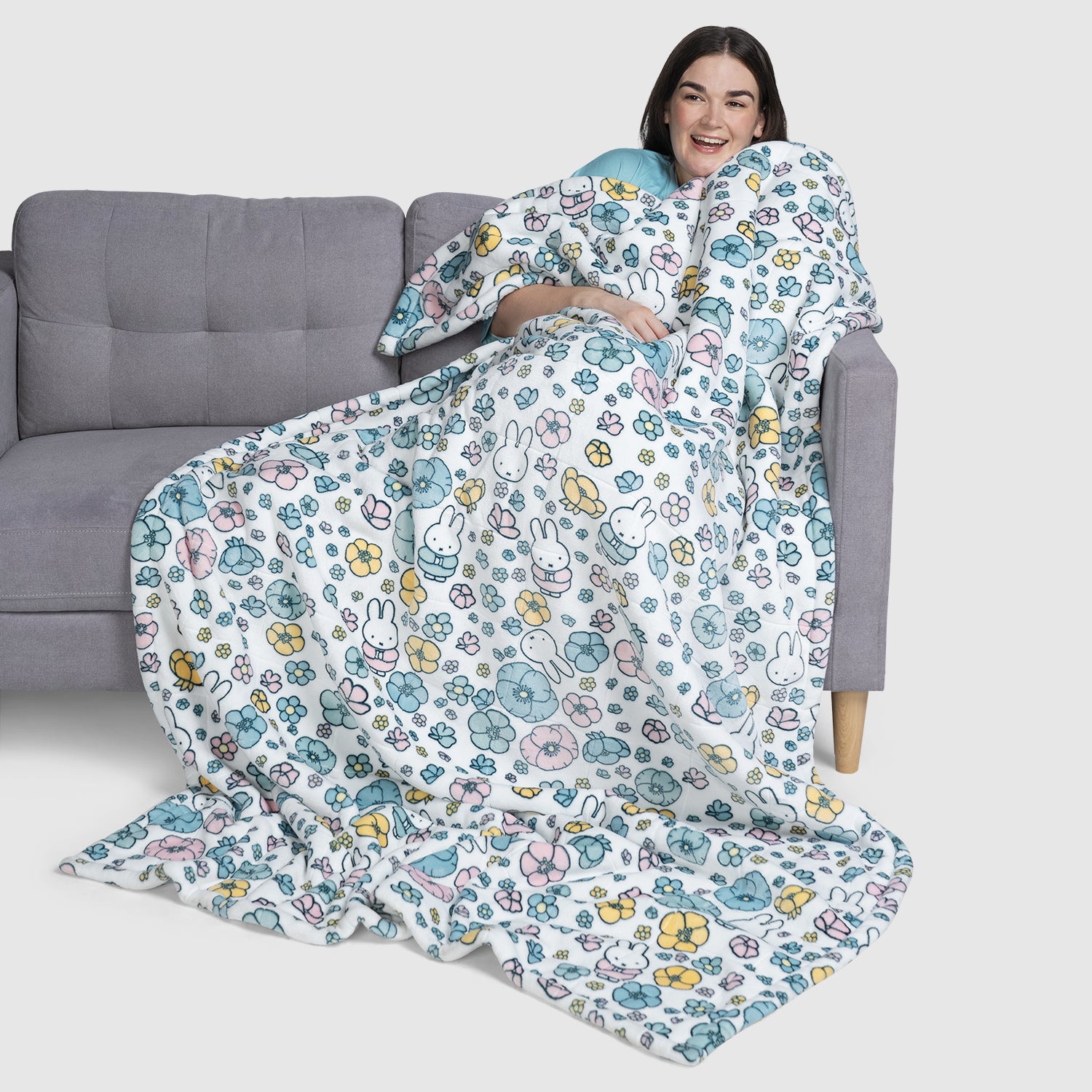 Miffy Sherpa Blanket Licensed – The Oodie