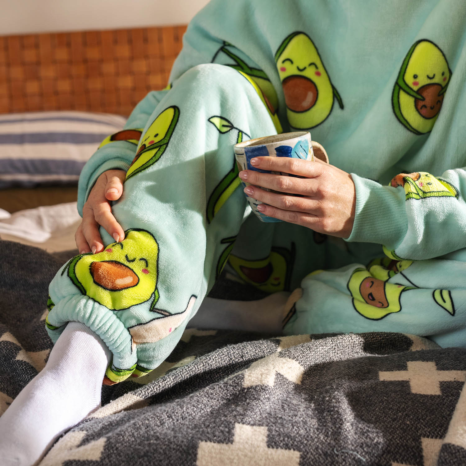 Avocado Sherpa Cuffed Pant – The Oodie