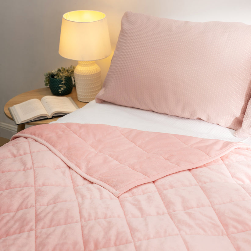 Pink Weighted Blanket – The Oodie