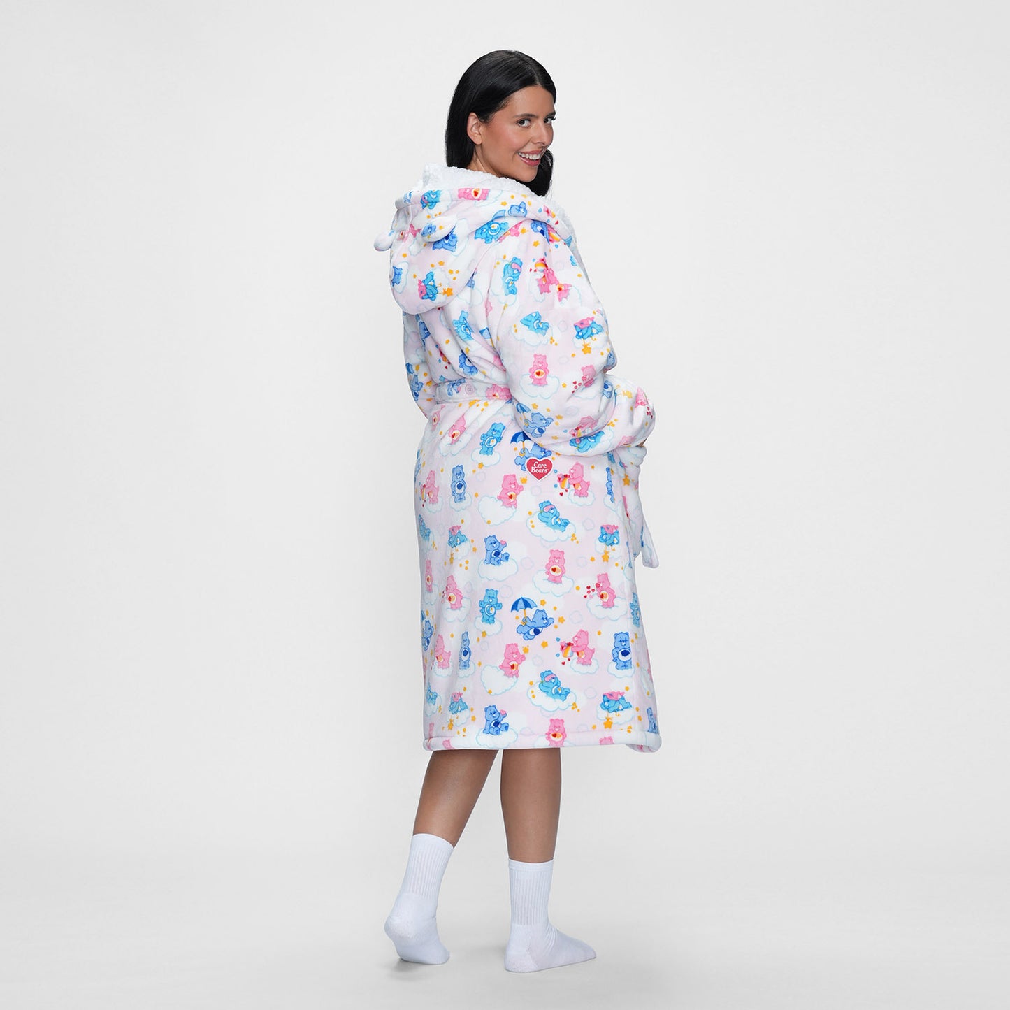 size: Serena is 180cm wearing a size L/XL