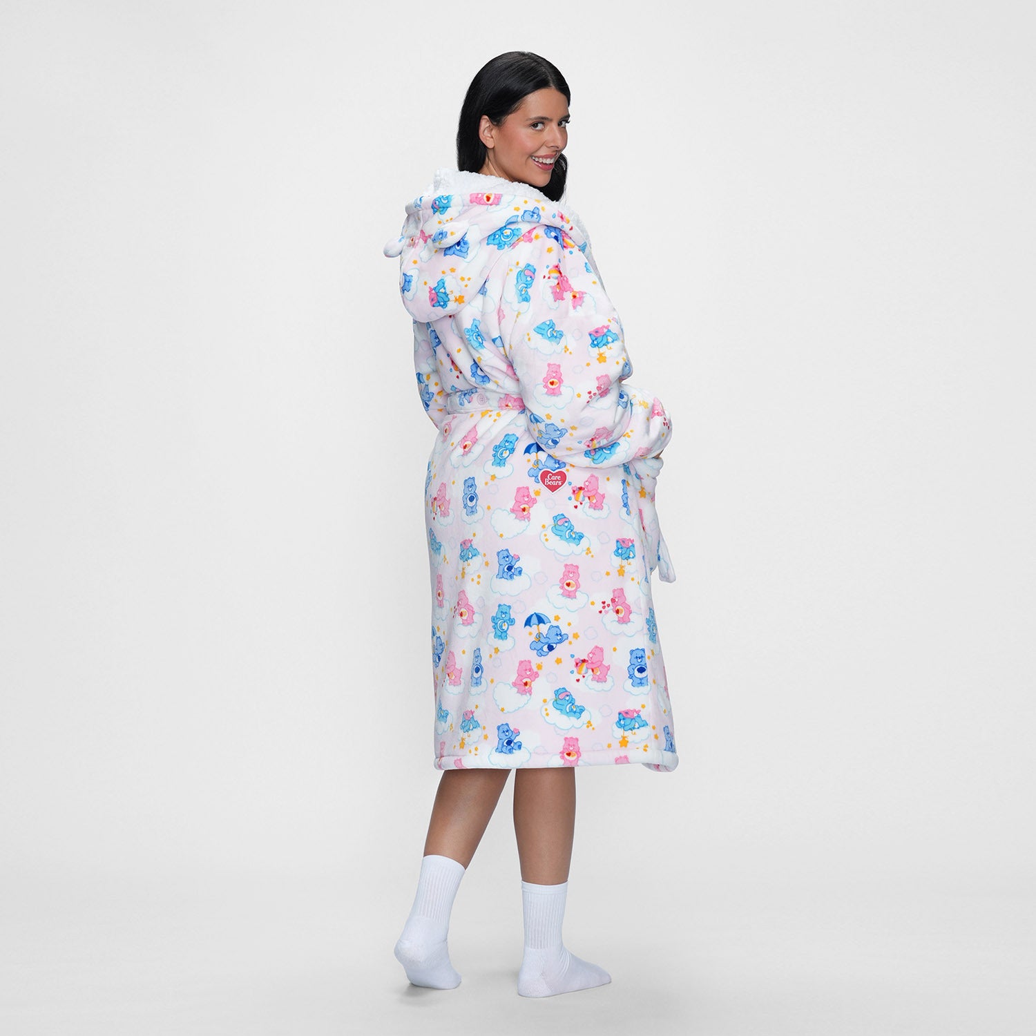 size: Serena is 180cm wearing a size L/XL