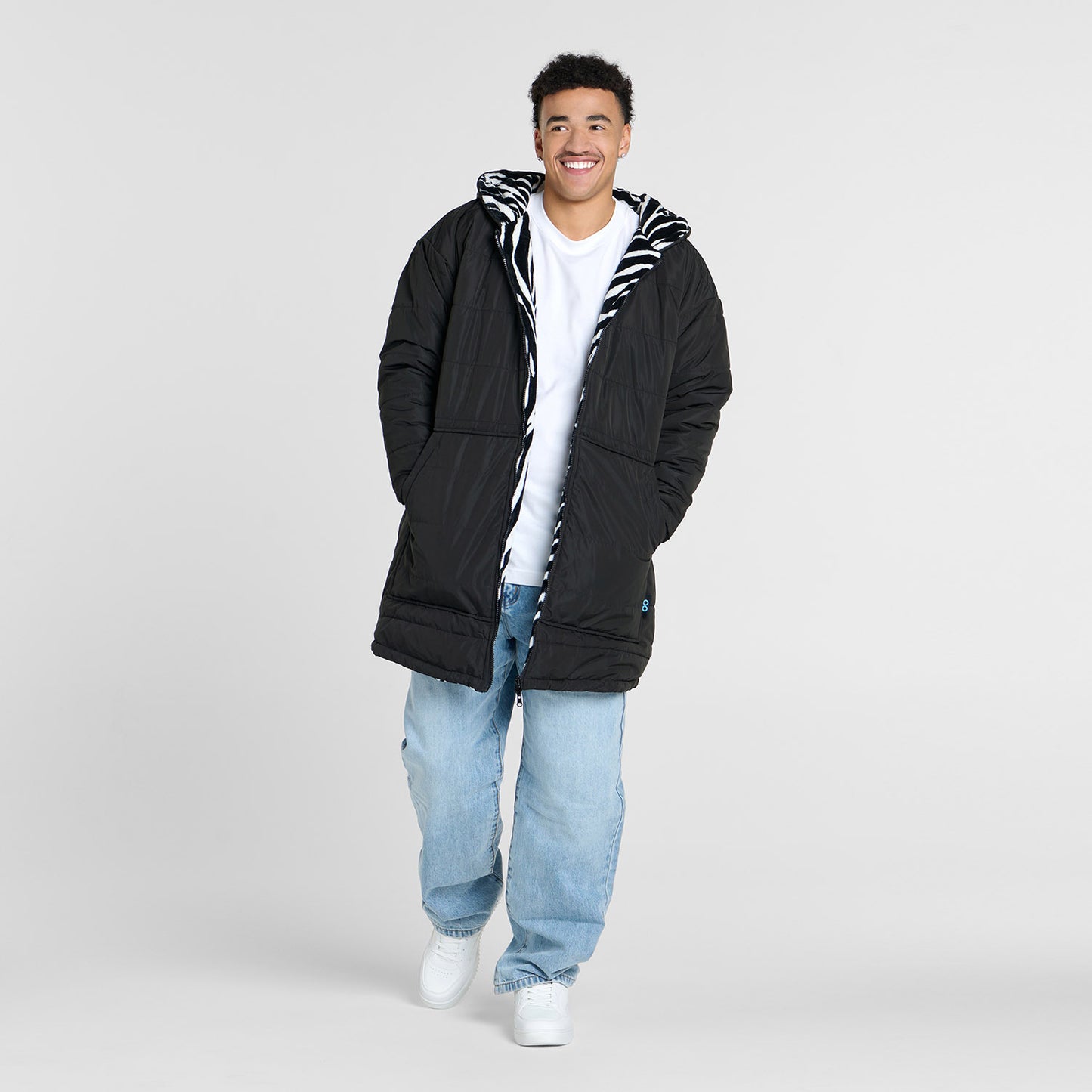 Tayleb who is 182cm wearing a size L/XL