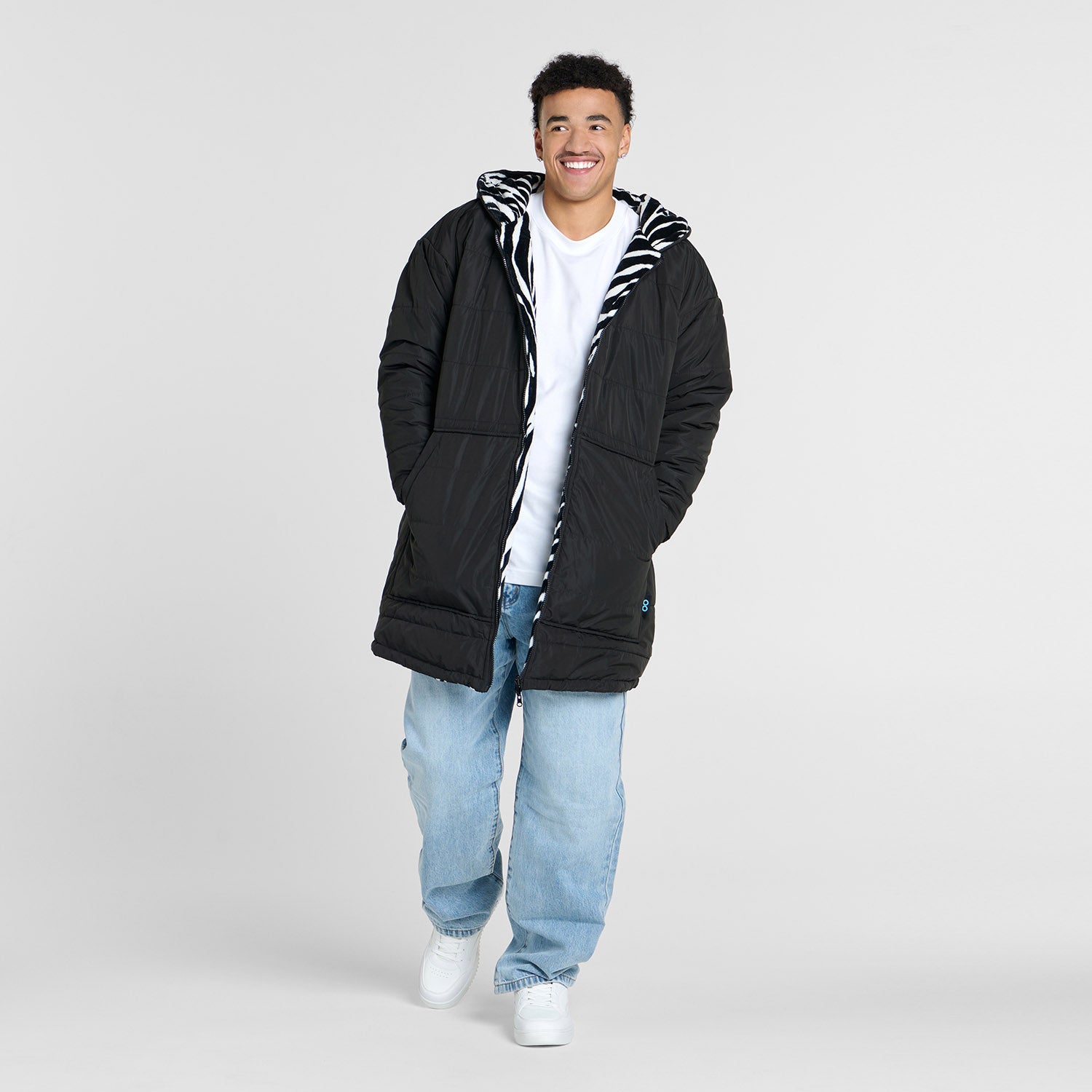 Tayleb who is 182cm wearing a size L/XL