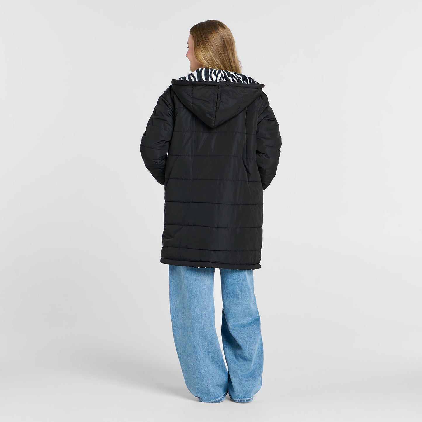 Sarah H who is 168cm and wears a size XS/X