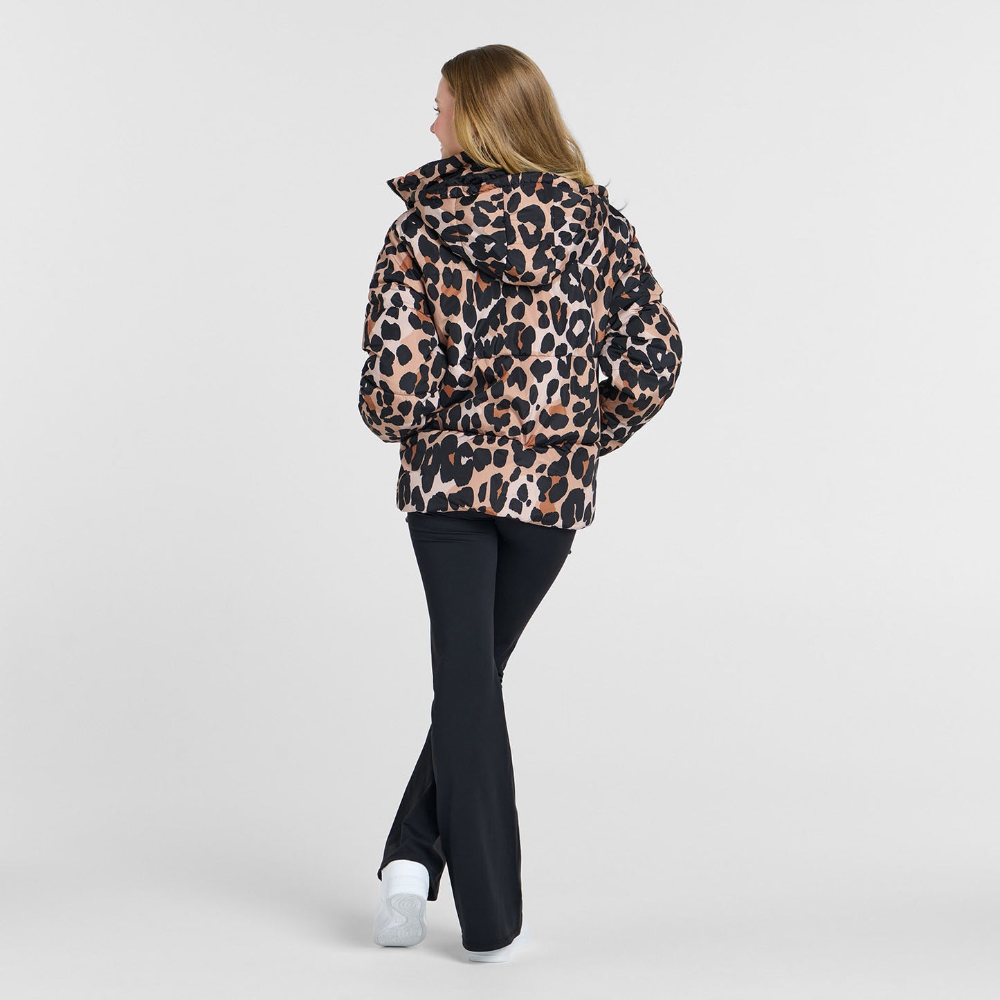 size: Sarah is 168cm wearing a size XS/S