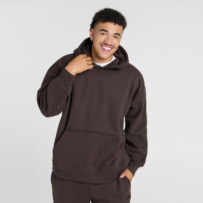 size: Tayleb is 182cm wearing a size L/XL