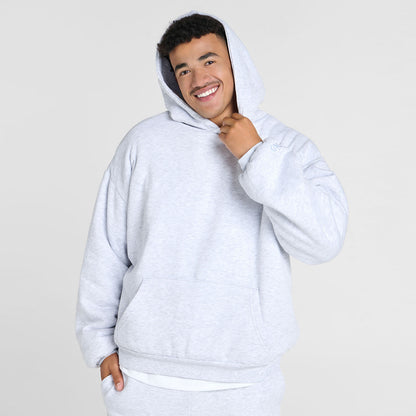 size: Tayleb is 182cm wearing a size L/XL