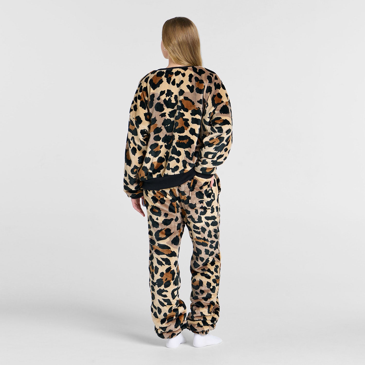 size: Sarah is 168cm wearing a size S/M