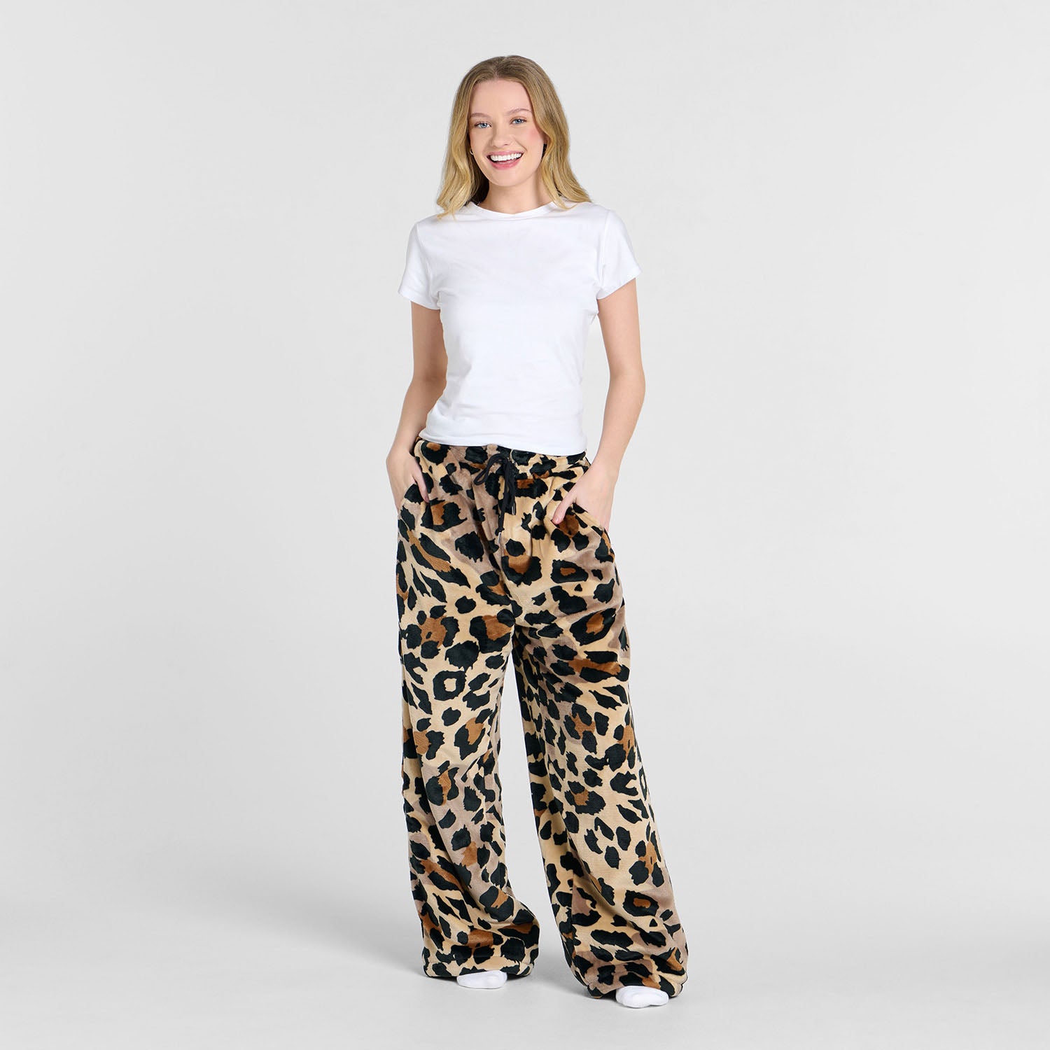 size: Sarah is 168cm wearing a size S/M