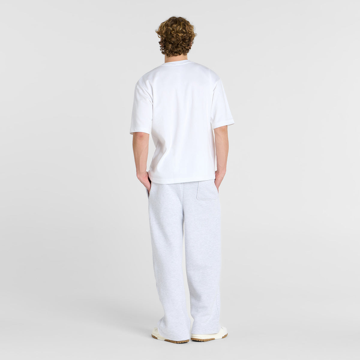 size: Archie is 183cm wearing a size L/XL