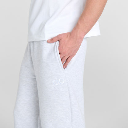 size: Archie is 183cm wearing a size L/XL