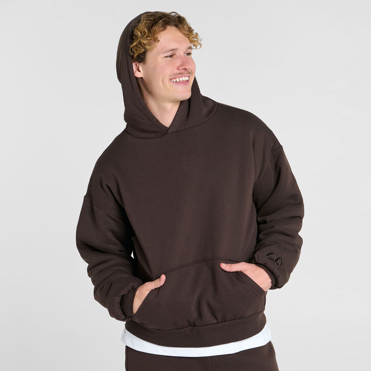 size: Archie is 183cm wearing a size L/XL
