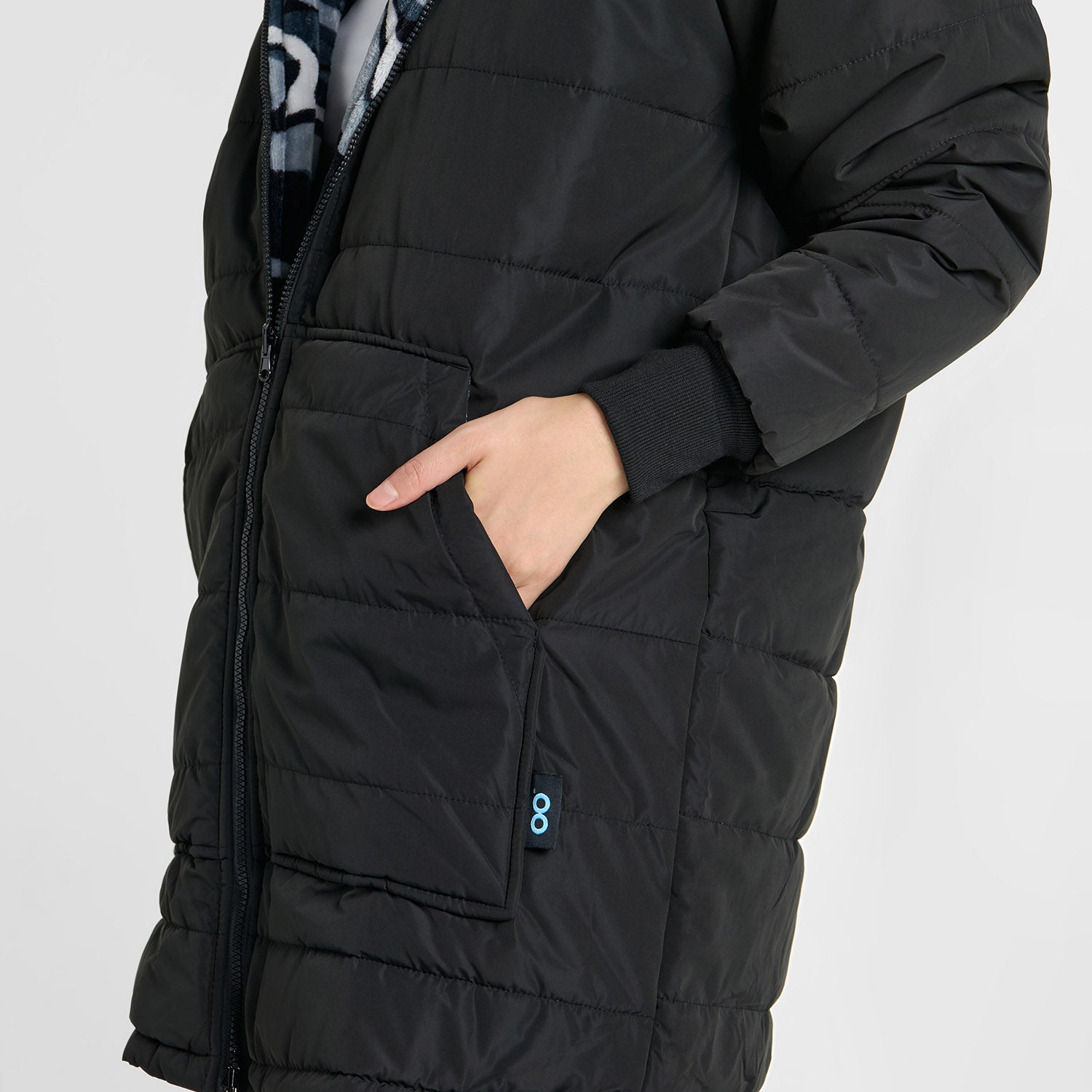 size: Ailene who is 178cm and wears a size S/M