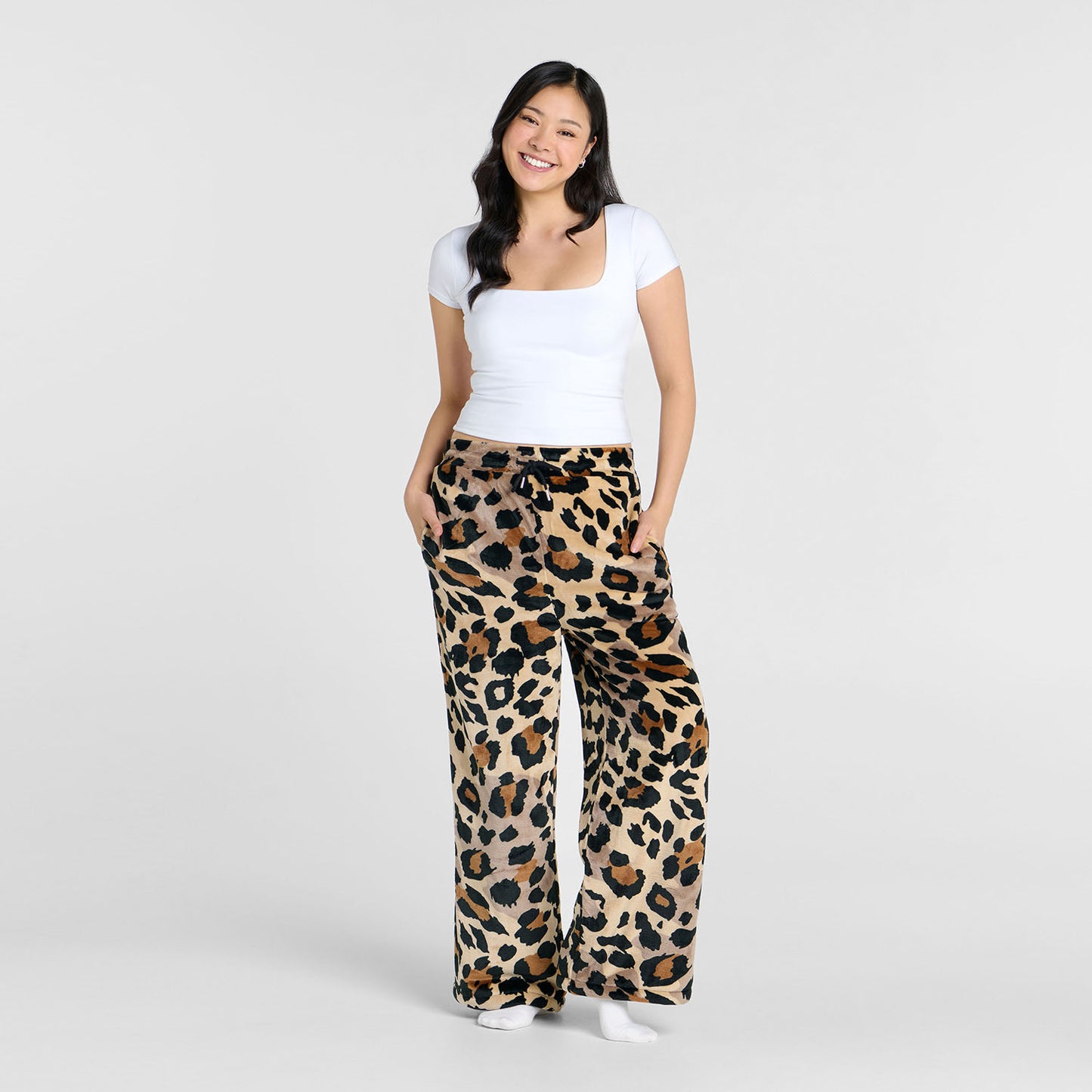 size: Ailene is 178cm wearing a size S/M