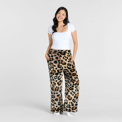 size: Ailene is 178cm wearing a size S/M