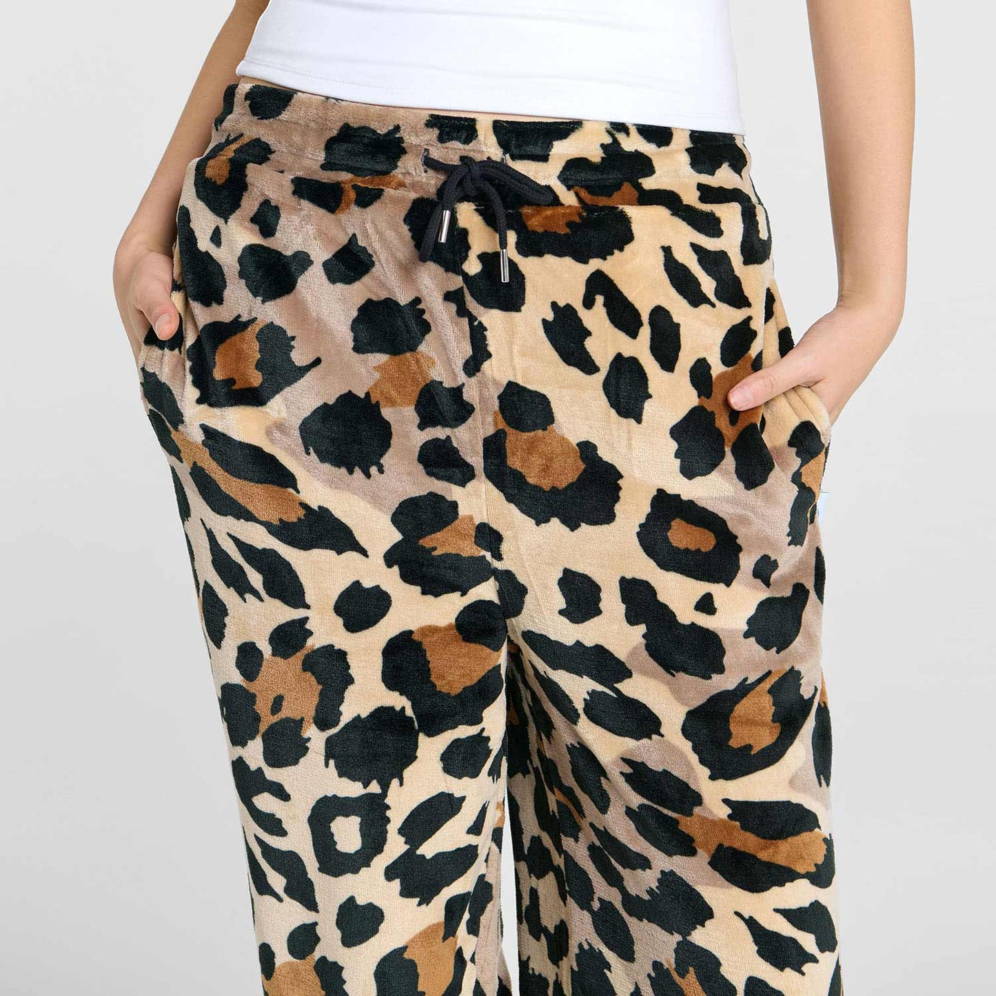 size: Sarah is 168cm wearing a size S/M