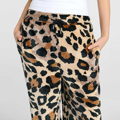 size: Sarah is 168cm wearing a size S/M