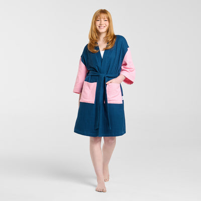 size: Sara D is 174cm wearing a size S/M