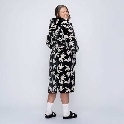 size: Mackenzie is 170cm wearing a size S/M