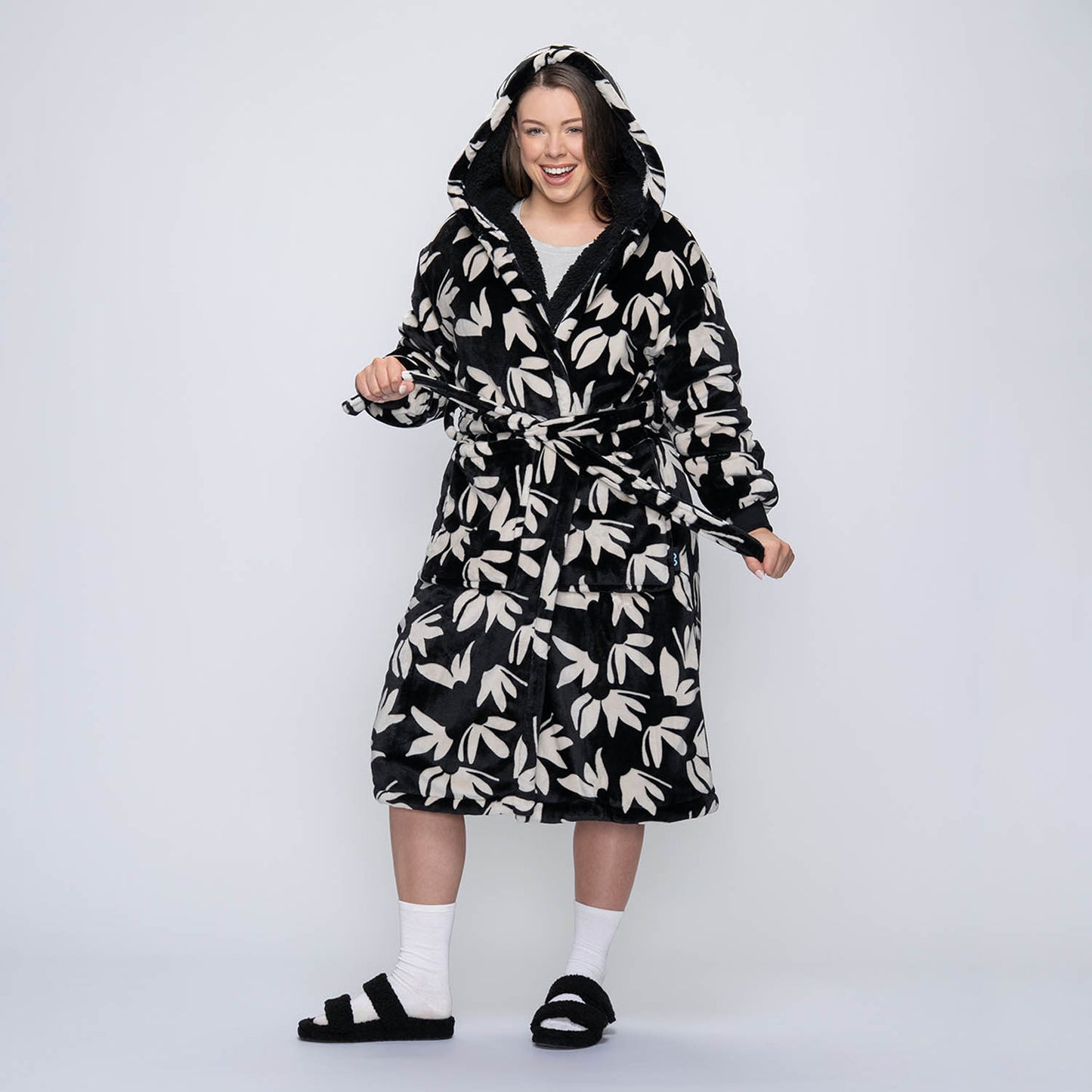 size: Mackenzie is 170cm wearing a size S/M