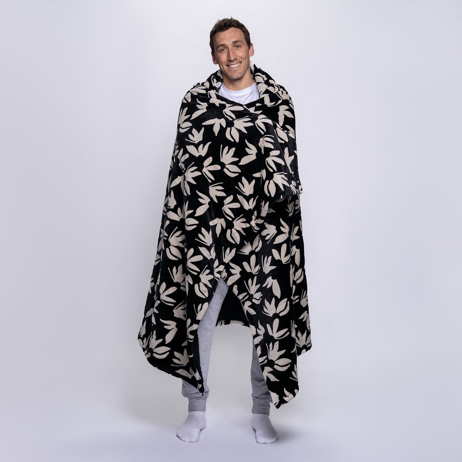 Black Floral Sherpa Blanket – The Oodie