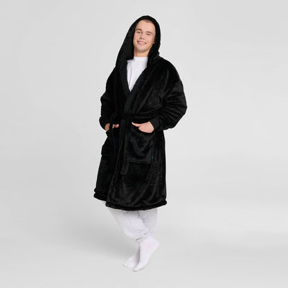 size: Riley is 182cm wearing a size L/XL