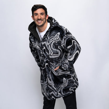 size: Martin is 186cm wearing a size L/XL