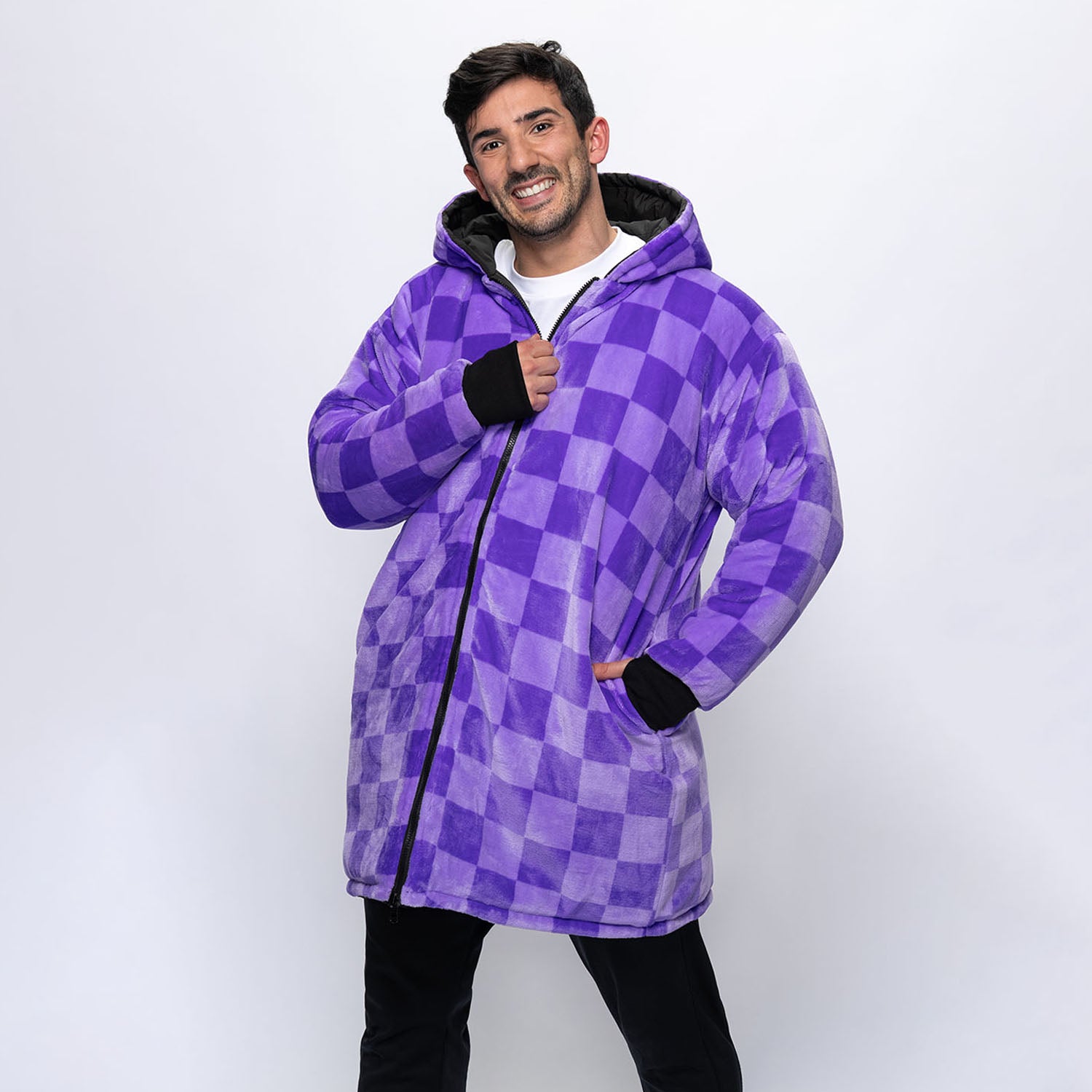 size: Martin is 186cm wearing a size L/XL