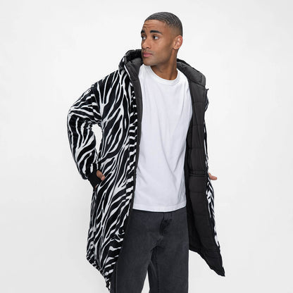 size: Asher is 182cm wearing a size L/XL