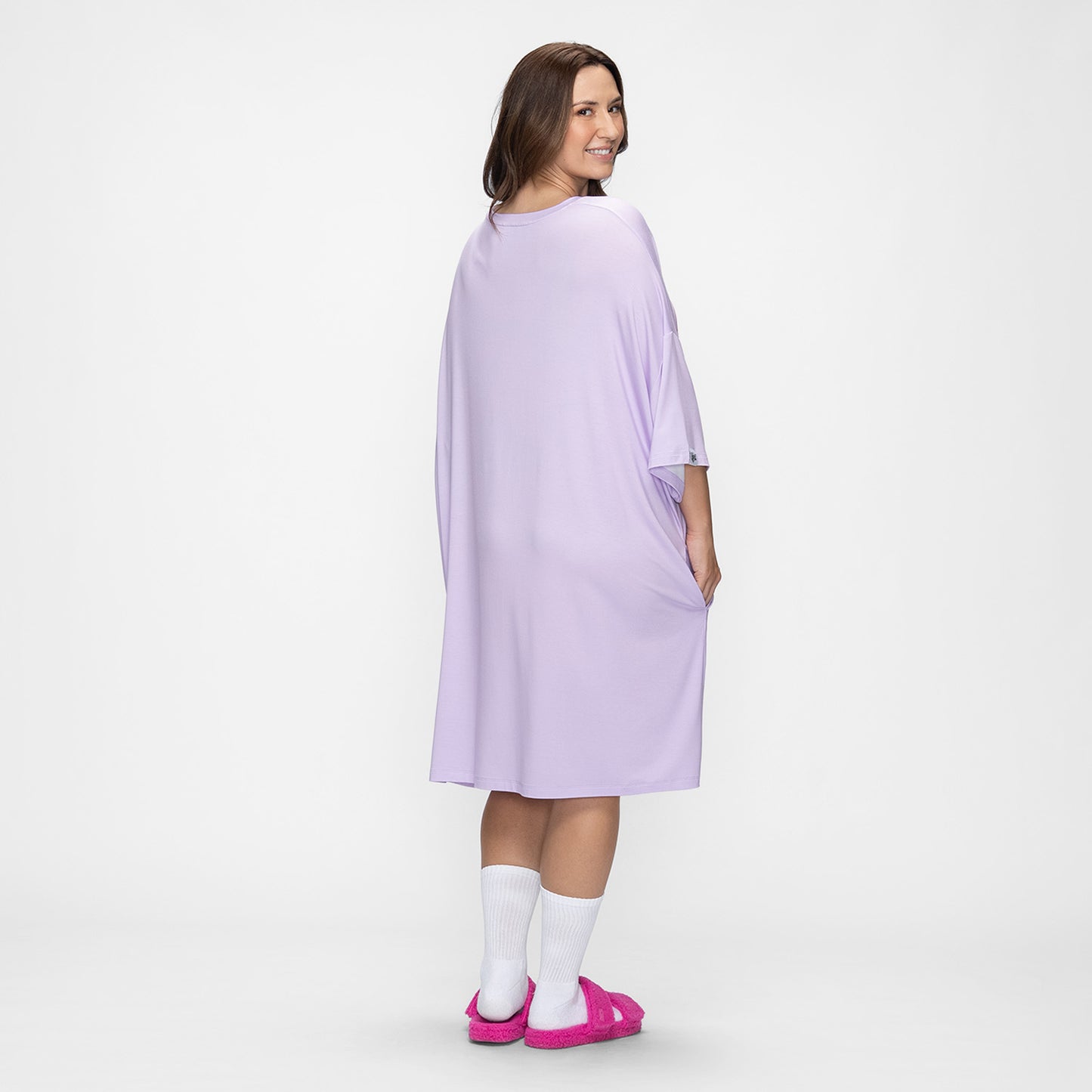 size: Mia is 170cm wearing a size OSFM