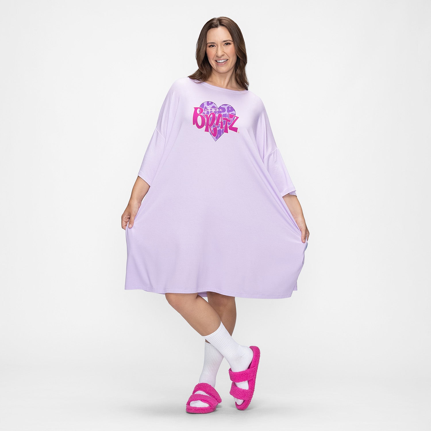 size: Mia is 170cm wearing a size OSFM