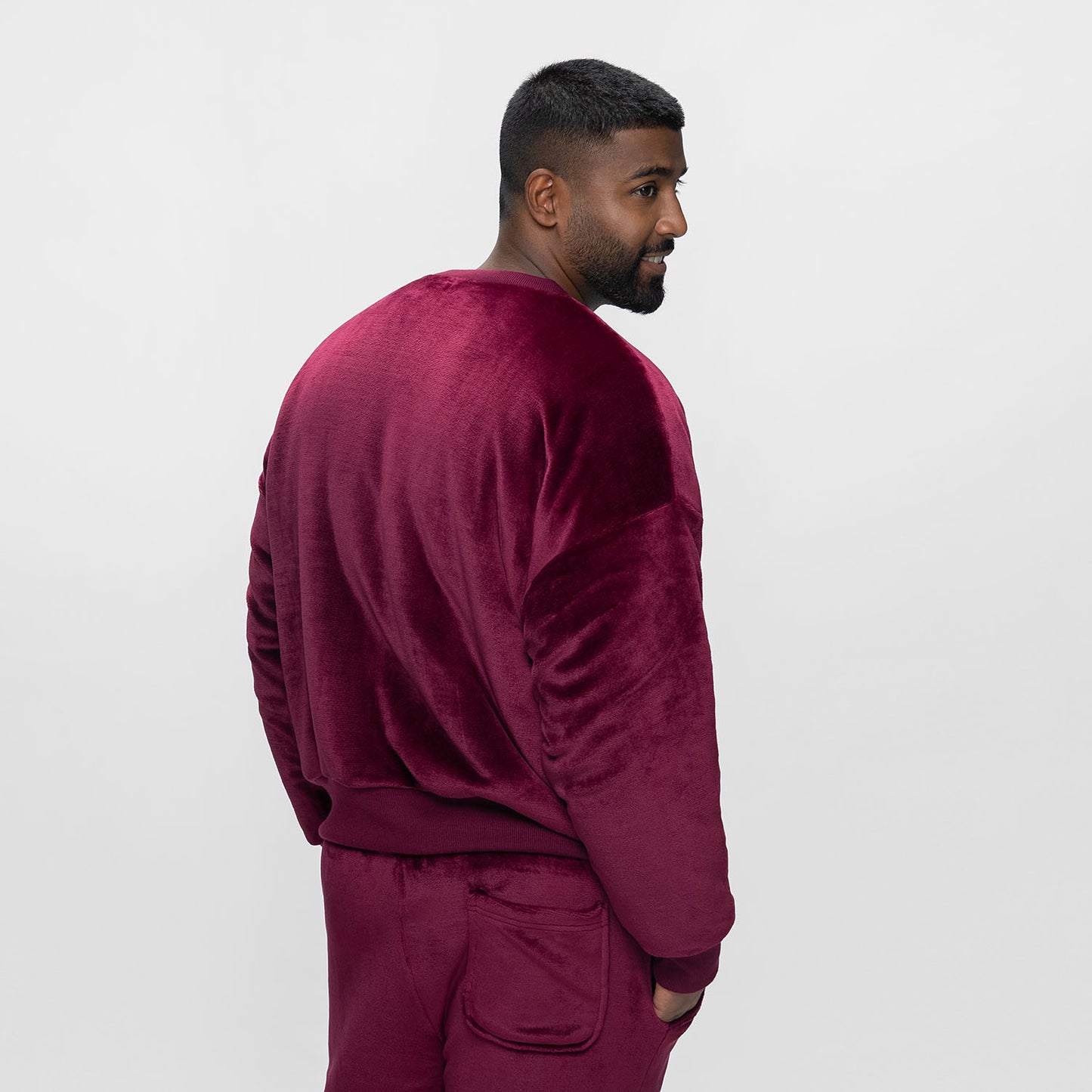 size: Sudev is 185cm wearing a size L/XL