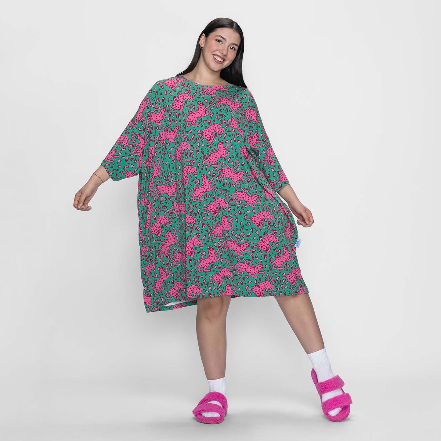 size: Sharnaya is 163cm wearing a size OSFM