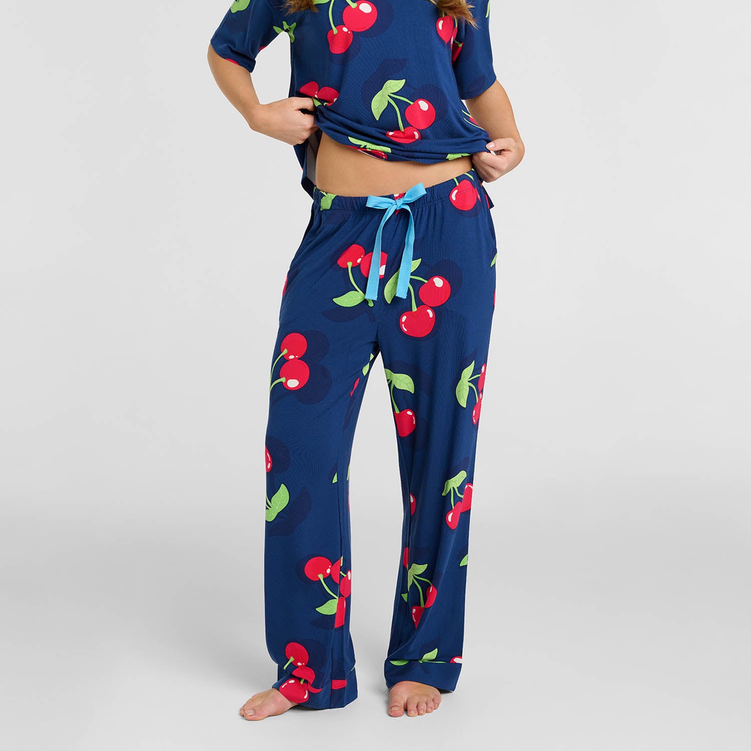 size: Alejandra is 172cm wearing a size S/M