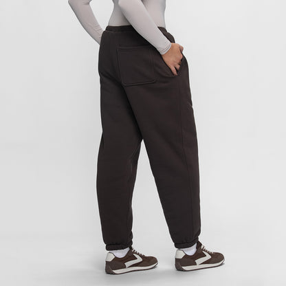 size: Victoria is 183cm wearing a size L/XL