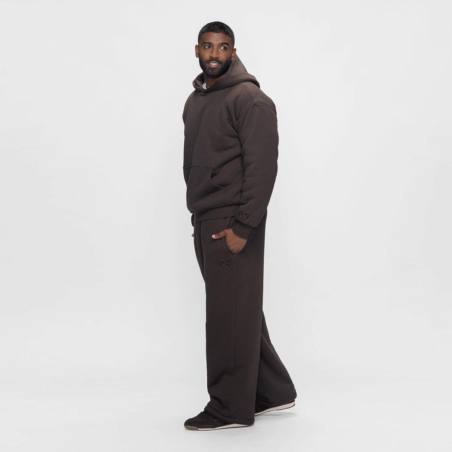 size: Sudev is 185cm wearing a size L/XL