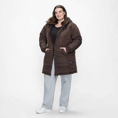 size: Claudia is 173cm wearing a size L/XL