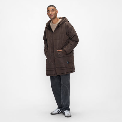 size: Asher is 182cm wearing a size L/XL