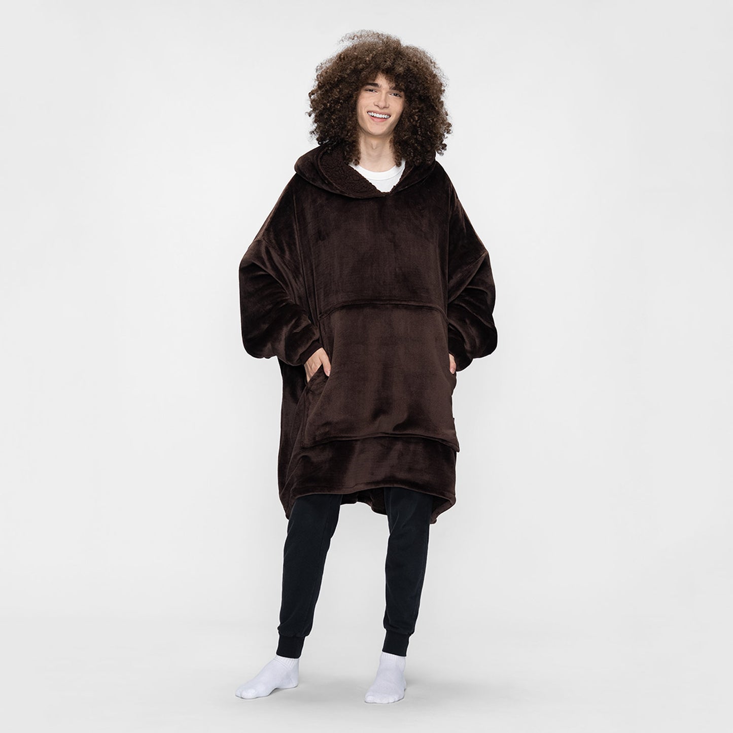size: Aleks is 183cm wearing a size OOD