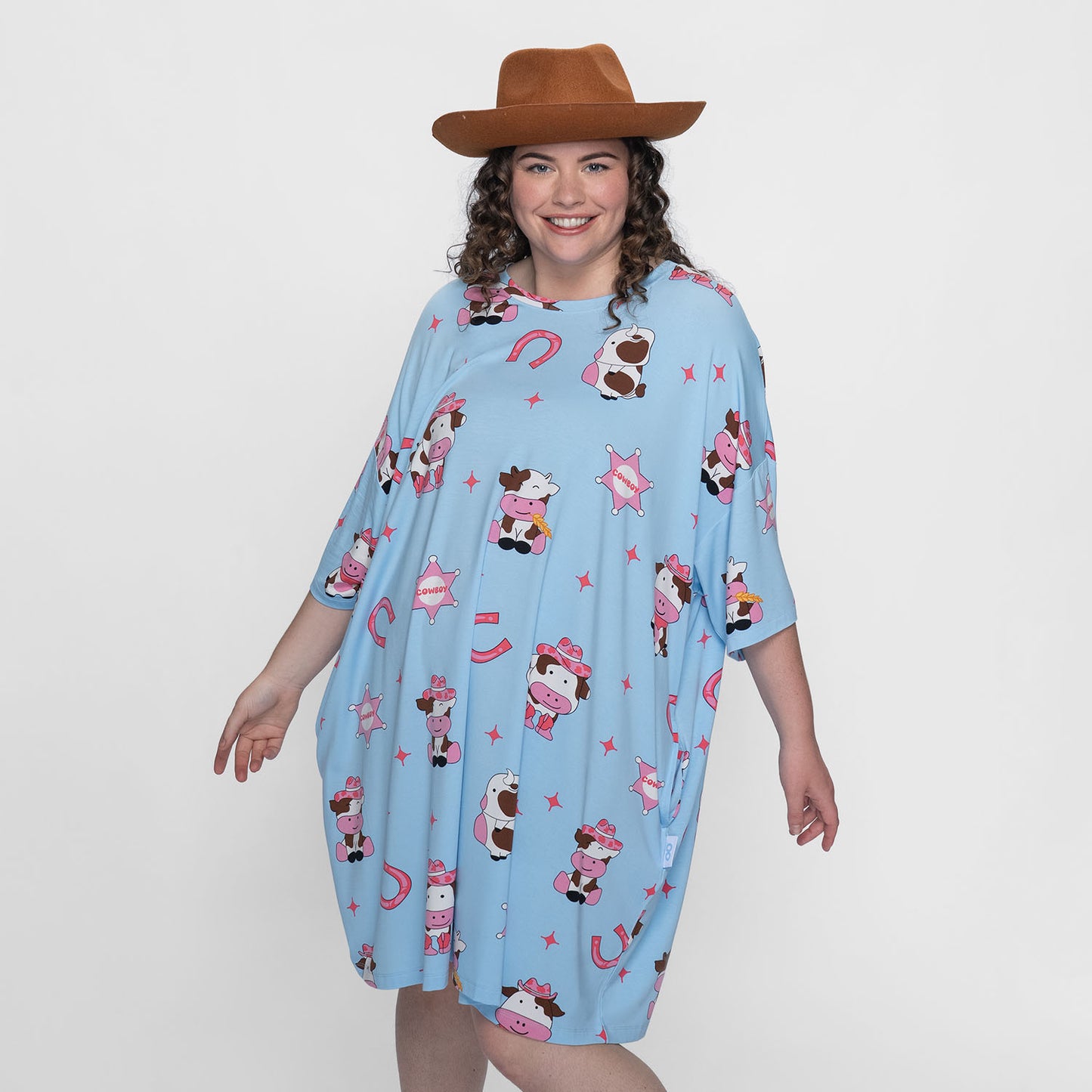 size: Finty is 169cm wearing a size OSFM