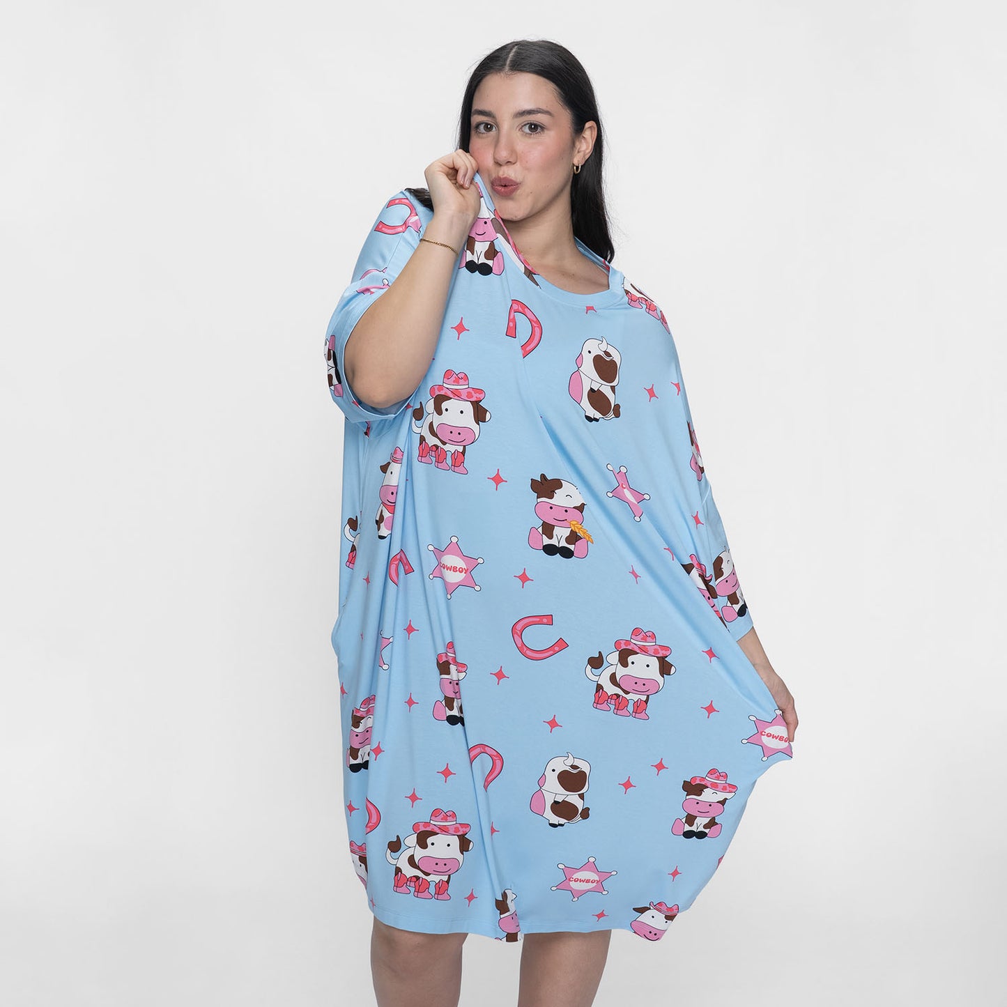 size: Sharnaya is 163cm wearing a size OSFM