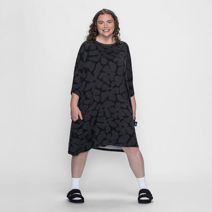 size: Finty is 169cm wearing a size OSFM