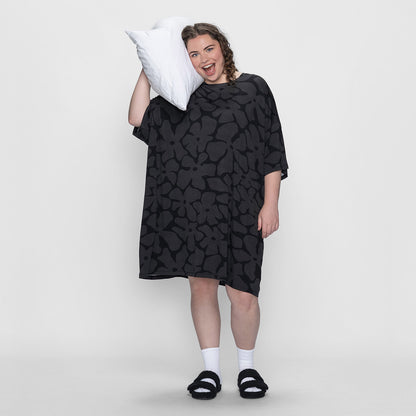 size: Finty is 169cm wearing a size OSFM