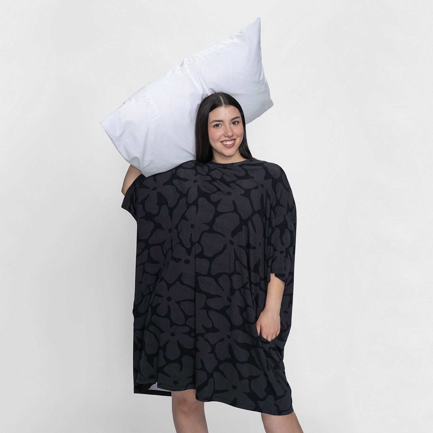 size: Sharnaya is 163cm wearing a size OSFM