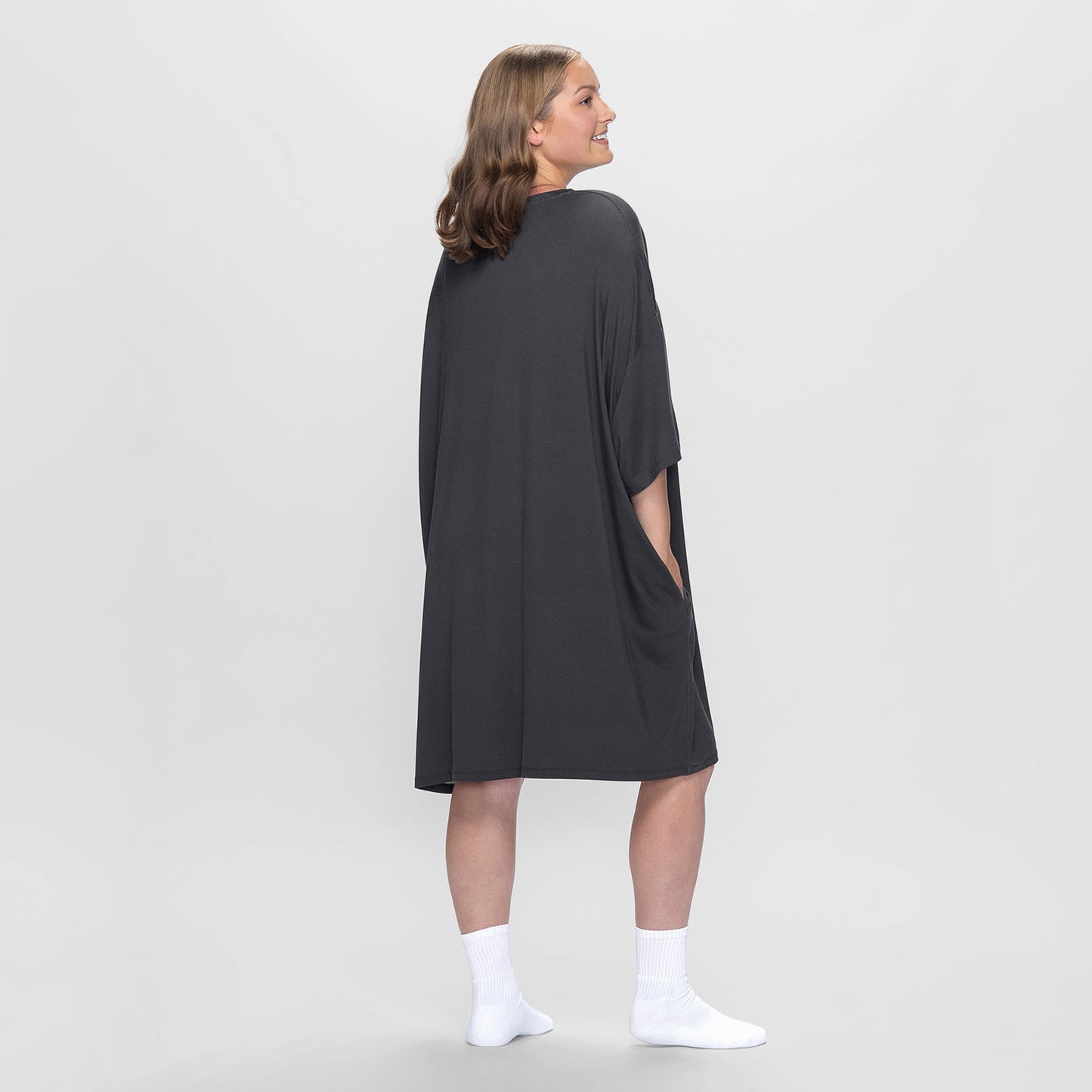 size: Hayley is 170cm wearing a size OSFM