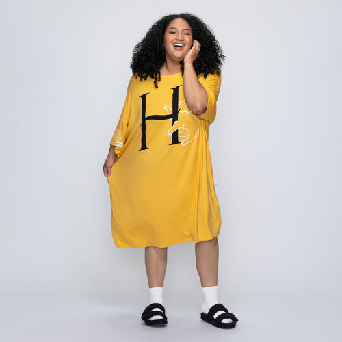 size: Aisha is 161cm wearing a size S/XL