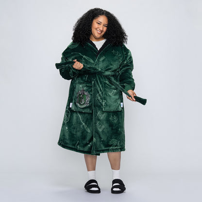 size: Aisha is 161cm wearing a size L/XL