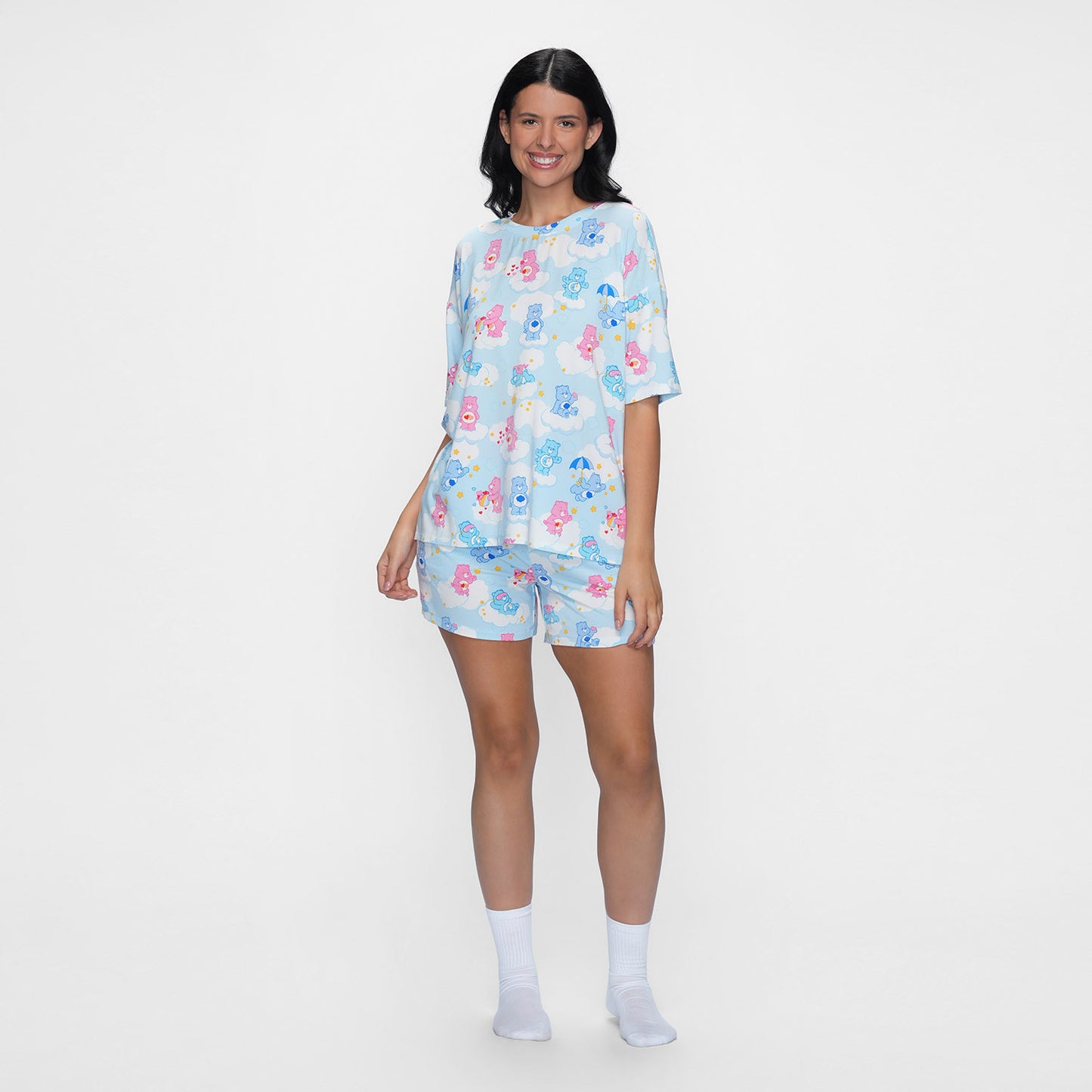 size: Serena is 180cm wearing a size L